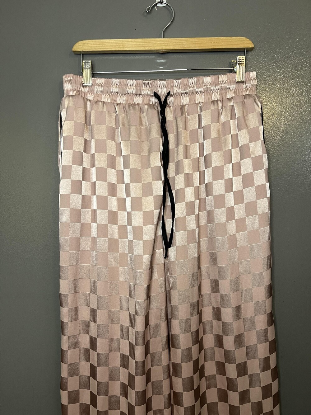 BCBGMAXAZRIA Pajama Set Womens Large Pink Satin Checkered Lounge Sleepwear - Picture 8 of 15
